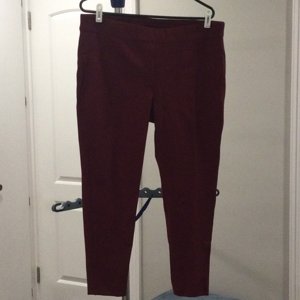Chico's Burgundy Ankle Cropped Pants